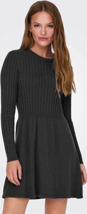 Only Gebreide jurk ONLFIA LS CABLE DRESS KNT getailleerd en met subtiel kabelpatroon in het bovenstuk - Foto 8