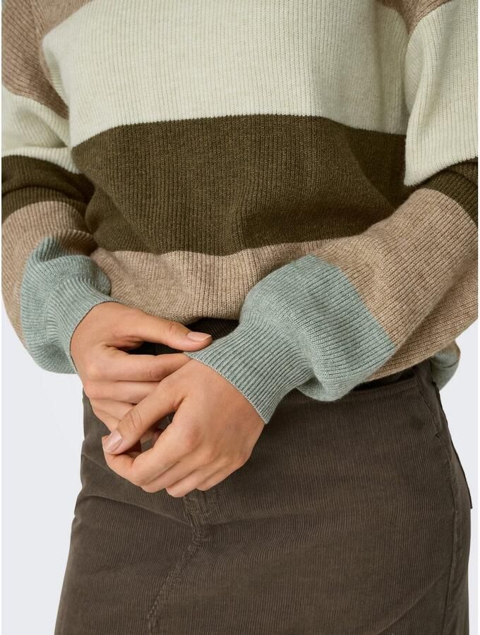 Only Comfort fit gebreide pullover met breed streepmotief en extra brede schouders modell 'ATIA' - Foto 2