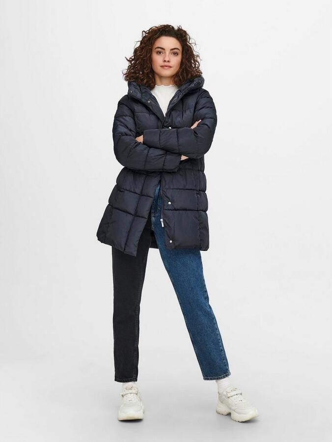 Only Doorgestikte jas ONLNEWLINA PUFFER COAT OTW met een grote capuchon - Foto 3