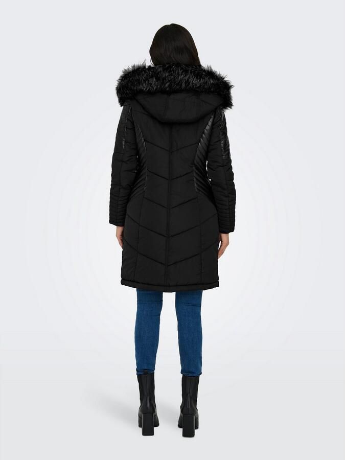 Only Shaped fit gewatteerde lange jas in kunstleerlook model 'NEWLINETTE'