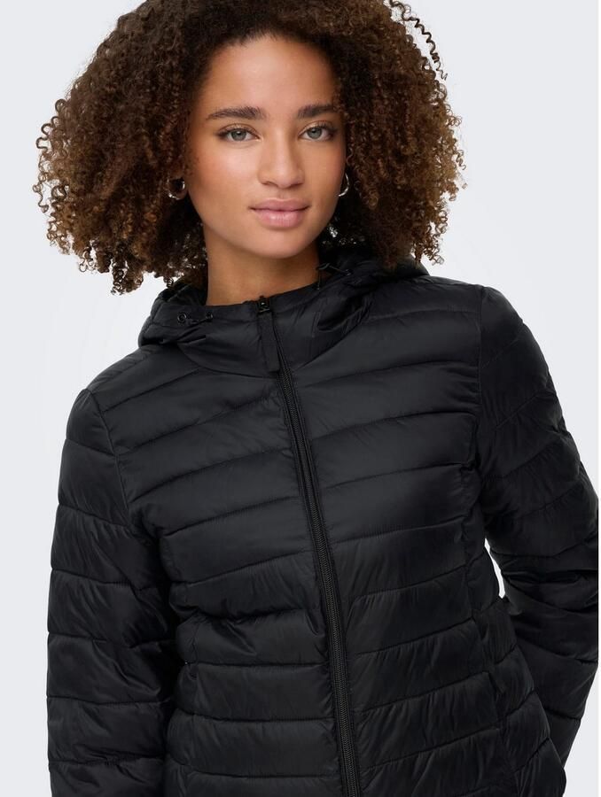 Only Gewatteerde jas ONLTAHIA LW QUILTED HOOD JKT OTW CC OTW