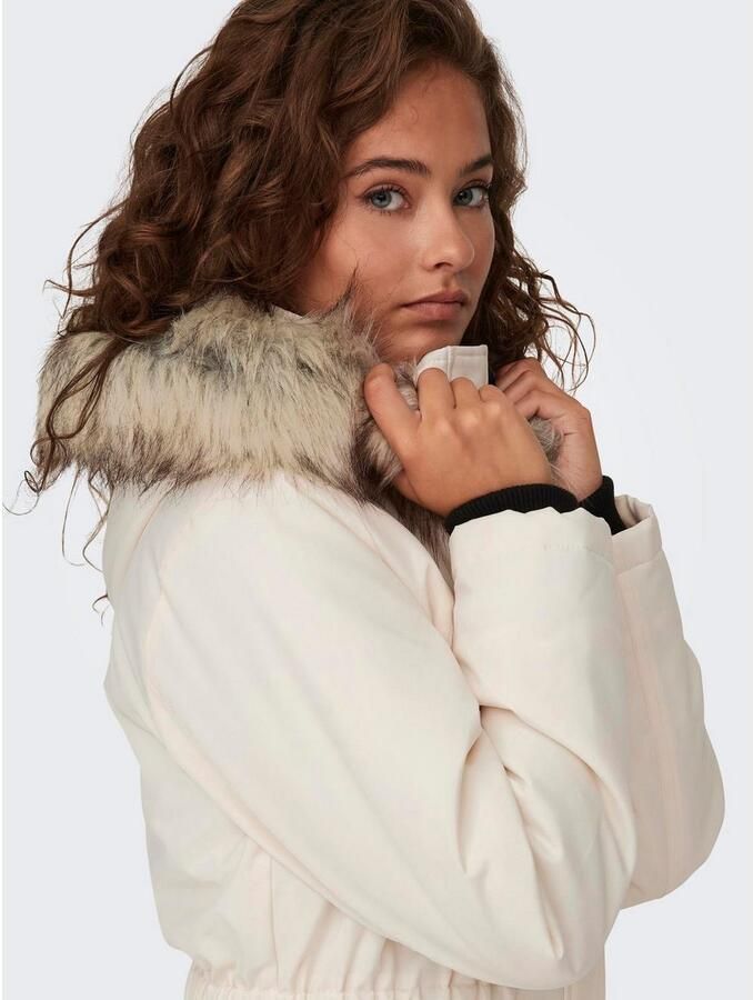 Only Getailleerde parka met imitatiebont model 'IRIS'