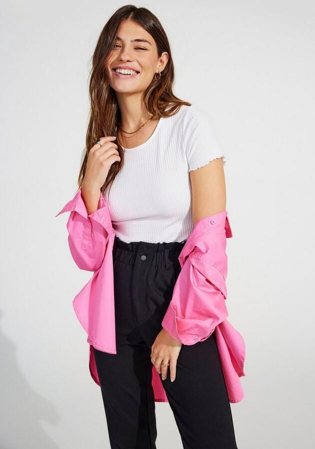 Only Shirt met ronde hals ONLEMMA S S SHORT TOP NOOS JRS Ronde hals modieus regular fit gegolfde afwerking effen - Foto 5