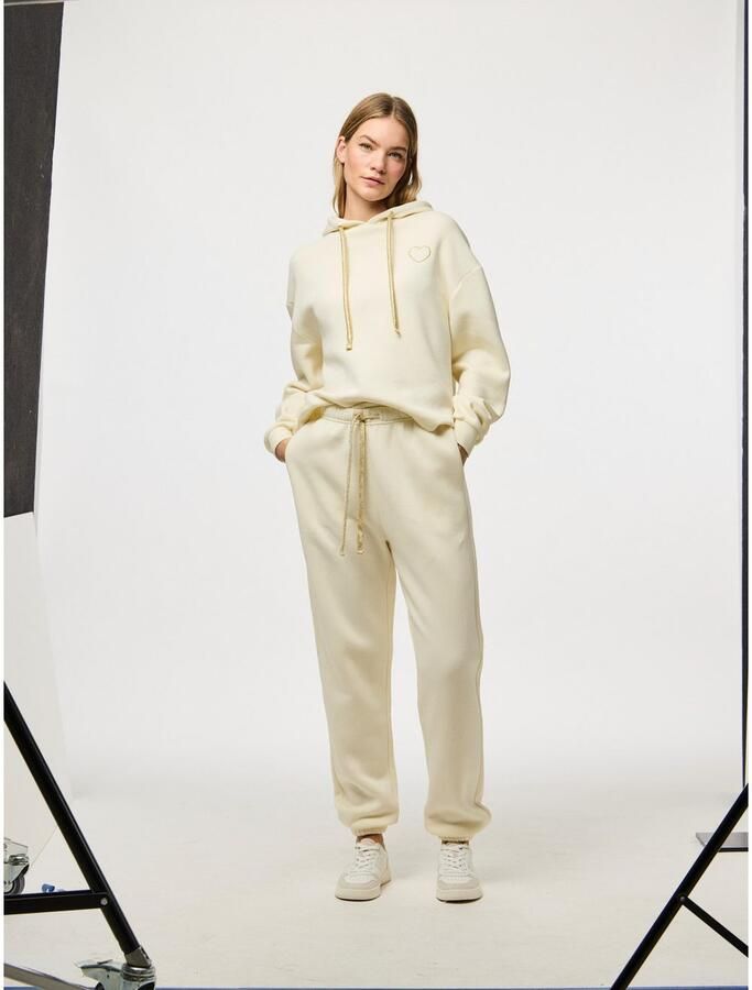 Pieces Sweatbroek PCCHILLI HW HEART SWEAT PANTS