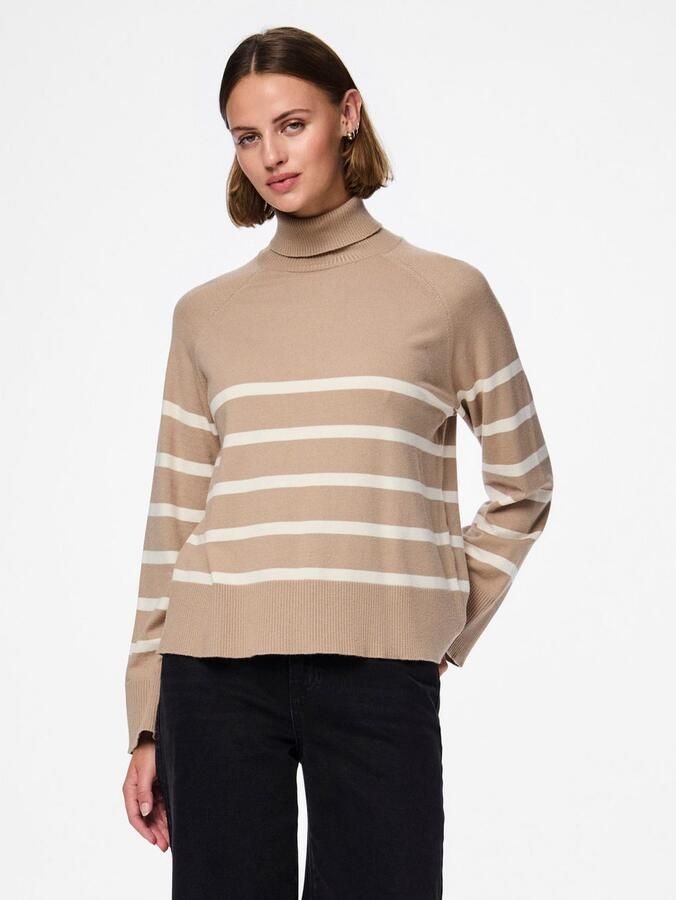 Pieces Regular fit gebreid jack met streepmotief model 'SIA' - Foto 2