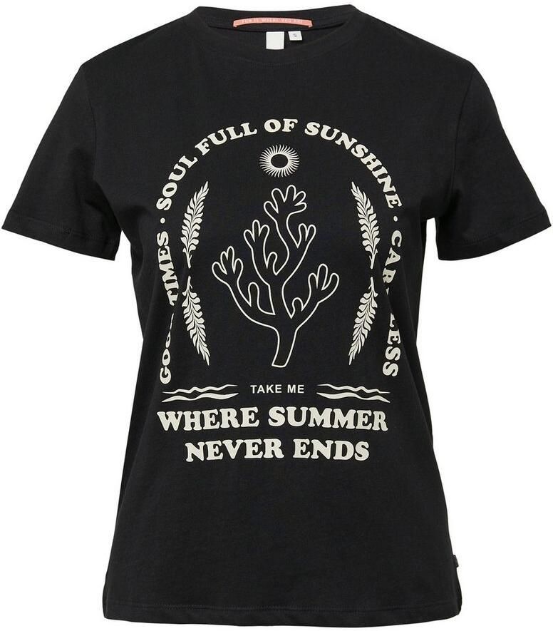 Q S designed by T-shirt met print