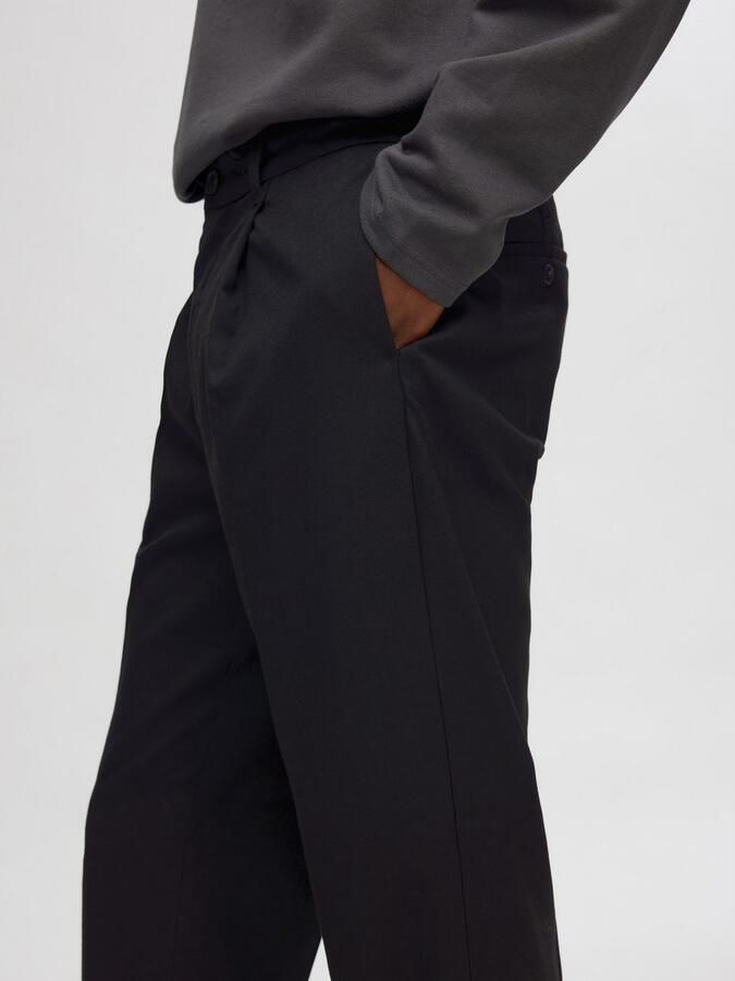 Selected Homme Tapered fit stoffen broek met bandplooien model 'LEROY' - Foto 8