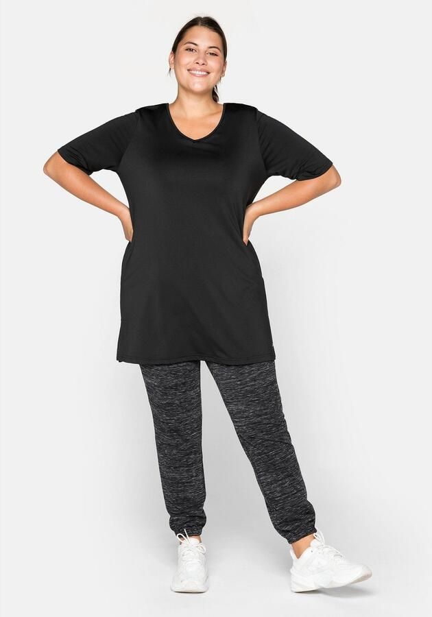 Sheego Functioneel shirt in een lang model met een cut out achter