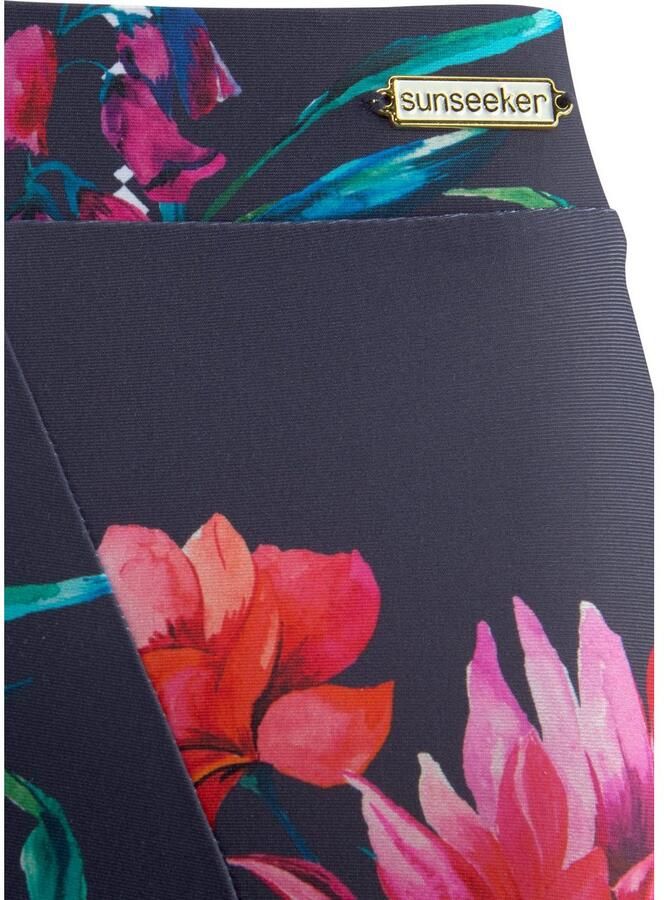 Sunseeker Highwaist-bikinibroekje Modern met een bloemmotief