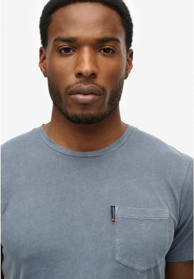 Superdry Shirt met ronde hals CLASSIC ESSENTIAL POCKET TEE met stijlvolle opgestikte borstzak