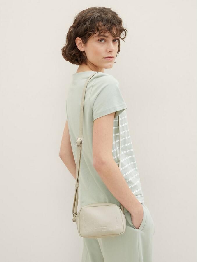 Tom Tailor Handtas Elis van zacht gekorreld kunstleer met opvallende siernaad en fijn logo