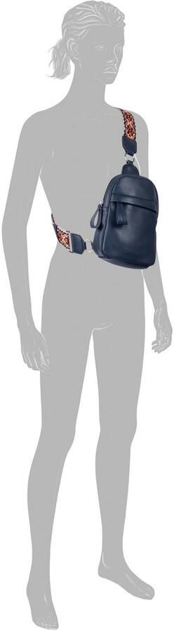 Tom Tailor Rugzak PALINA van zacht kunstleer met een opvallende schouderriem - Foto 3