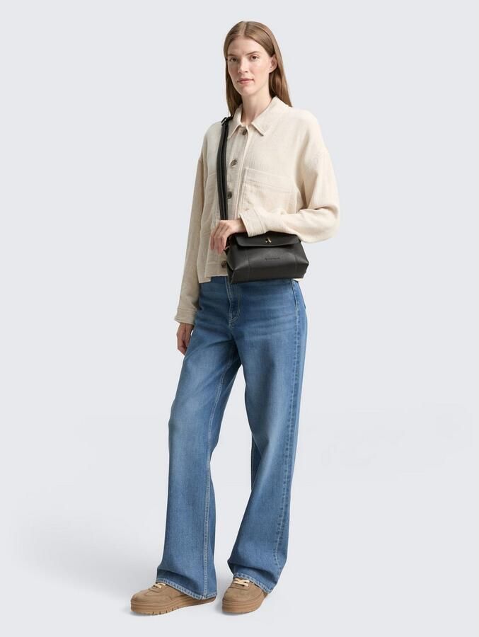 Tom Tailor Schoudertas Elif fijn generfd imitatieleer met elegant draaislot en fijn logo - Foto 2