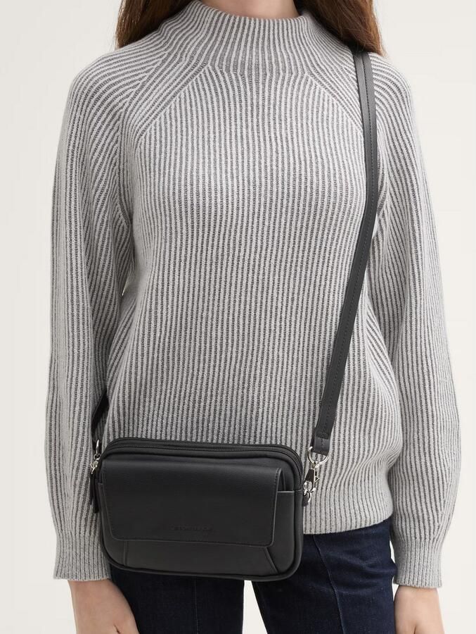 Tom Tailor Schoudertas Tilly van fijn nerf imitatieleer in dubbelkamer-model met veel ruimte