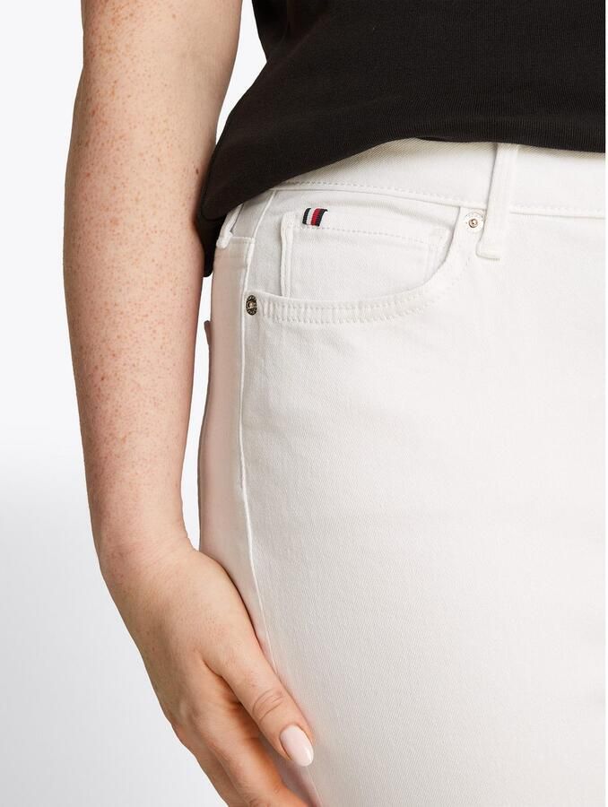 Tommy Hilfiger Curve Skinny fit jeans CRV HARLEM U SKINNY HW CLR in grote maten tommy jeans logo-badge stoned wash look