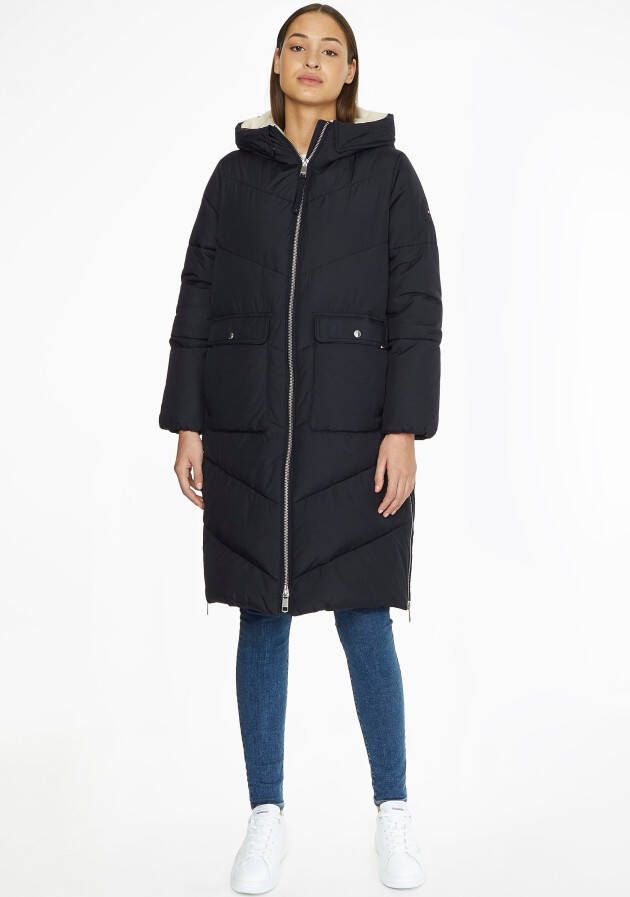 Tommy Hilfiger Gewatteerde jas CHEVRON SORONA TEDDY LINED MAXI met -logo-borduursel op de mouw