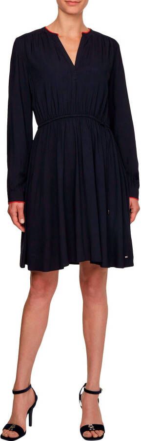 Tommy Hilfiger Mini-jurk VIS CREPE SOLID RAGLAN DRESS LS met merklabel