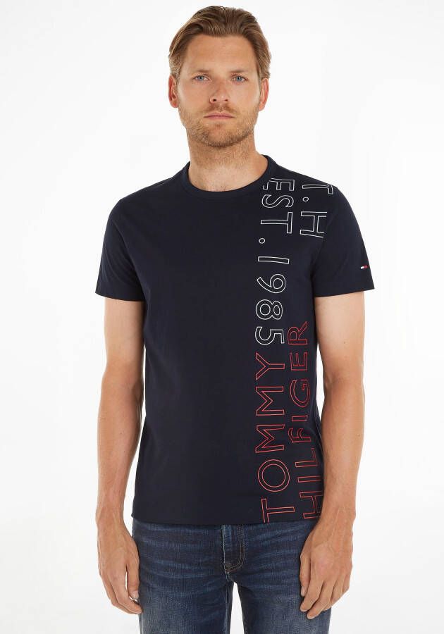 Tommy Hilfiger Shirt met ronde hals OFF PLACE T TEE met klein logoborduursel op de mouw