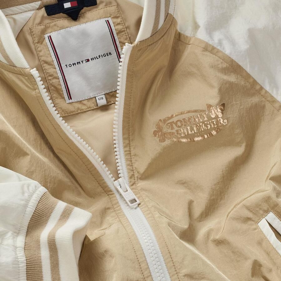 Tommy Hilfiger Blouson BUTTERFLY GRAPHIC BOMBER JACKET voor kinderen tot 16 jaar met glanzende vlinderprint