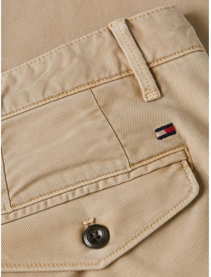 Tommy Hilfiger Chino CHELSEA GABARDINE GMD met logo borduursel op de achterzak