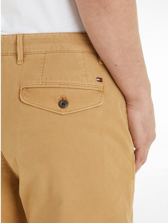 Tommy Hilfiger Chino CHELSEA GABARDINE GMD met logo borduursel op de achterzak - Foto 2