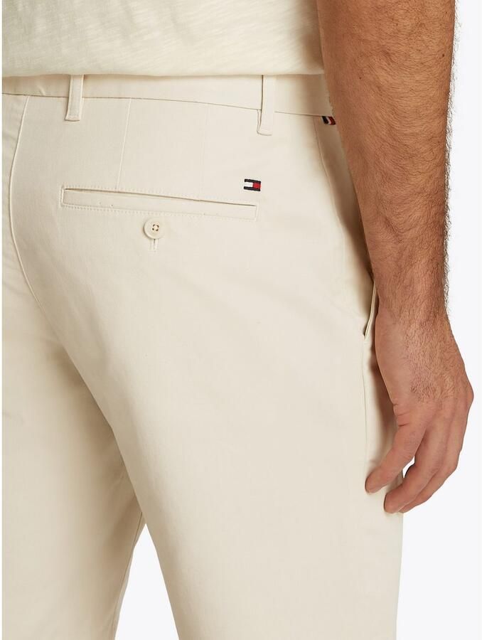 Tommy Hilfiger Slim fit korte chino van een mix van katoen en elastaan