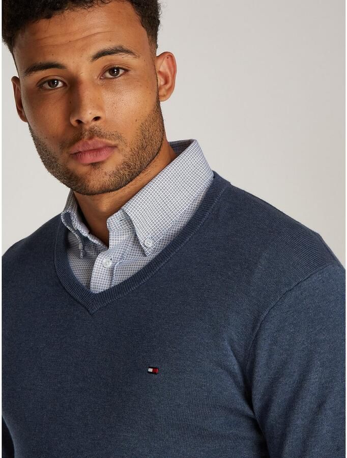 Tommy Hilfiger Gebreide trui ESSENTIAL COTTON V NECK met V-hals en borduursel - Foto 4