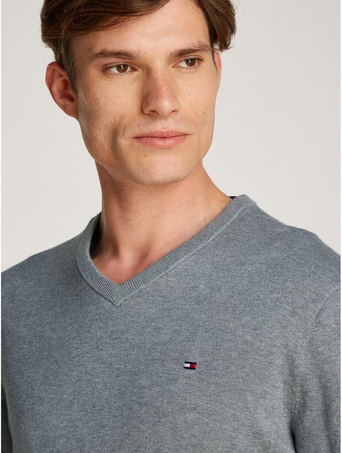 Tommy Hilfiger Gebreide trui ESSENTIAL COTTON V NECK met V-hals en borduursel - Foto 3