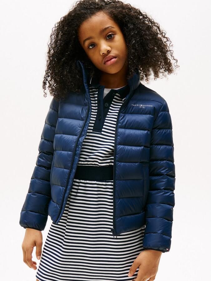 Tommy Hilfiger Gewatteerde jas ESSENTIAL LIGHT DOWN JACKET voor kinderen tot 16 jaar logo print op de borst - Foto 6