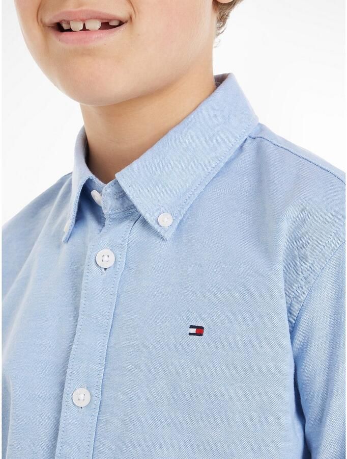 Tommy Hilfiger Overhemd met lange mouwen BOYS STRETCH OXFORD SHIRT L S Kinderen tot 16 jaar button-down kraag lange mouwen logo-vlag