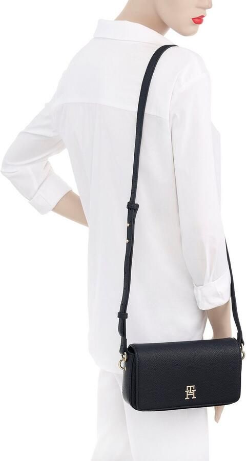 Tommy Hilfiger Schoudertas TH EMBLEM FLAP CROSSOVER met th-embleem aan de voorkant