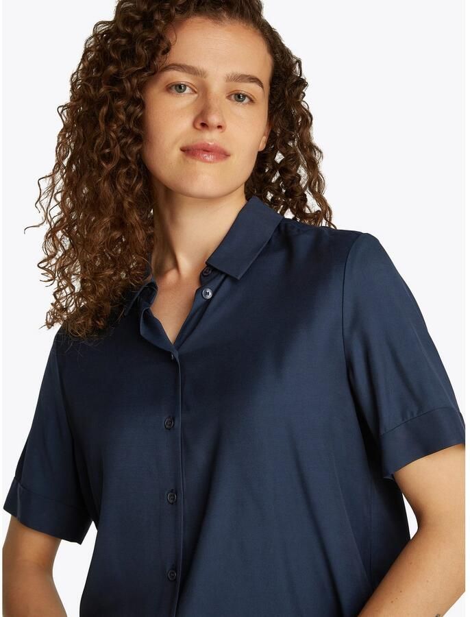 Tommy Hilfiger Shirt met korte mouwen SOFT VISCOSE S S SHIRT in uni kleur met metalen label - Foto 2