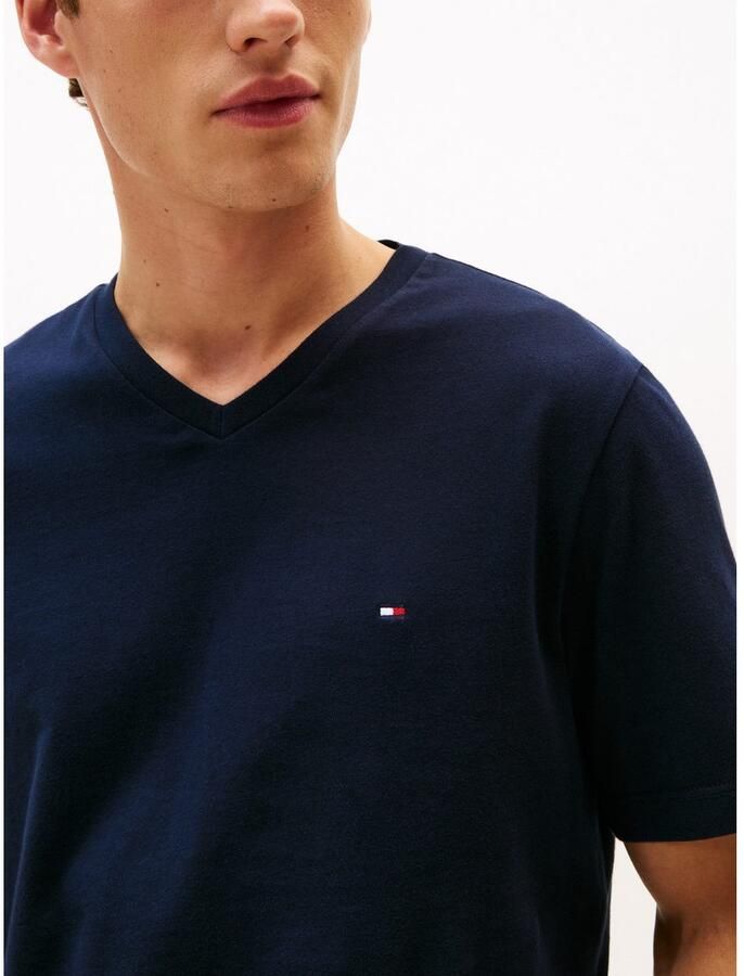 Tommy Hilfiger Shirt met V-hals ESSENTIAL V-NECK TEE met V-hals en merklabel - Foto 2