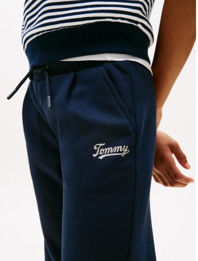 Tommy Hilfiger Sweatbroek TOMMY SCRIPT SWEATPANT voor kinderen tot 16 jaar met logo-opdruk - Foto 3