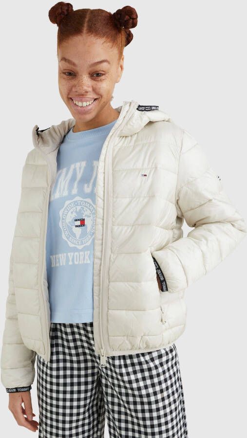 TOMMY JEANS Gewatteerde jas TJW Quilted Tape Hooded Jacket met -merklabel