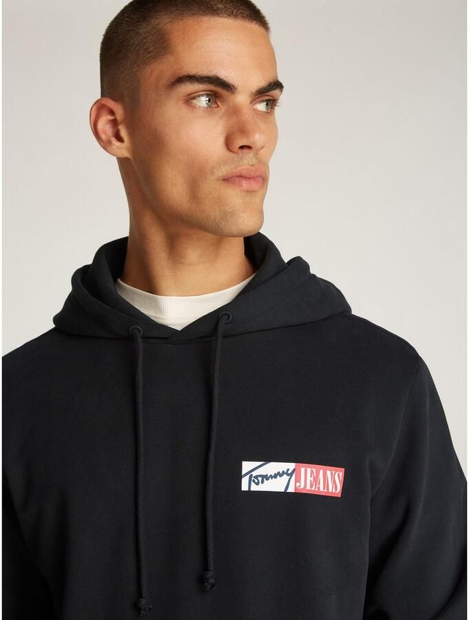 Tommy Jeans Plus Hoodie TJM REG ENTRY GRAPHIC HOODIE EXT in grote maten logoprint kangoeroezak