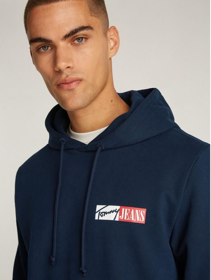 Tommy Jeans Plus Hoodie TJM REG ENTRY GRAPHIC HOODIE EXT in grote maten logoprint kangoeroezak - Foto 6
