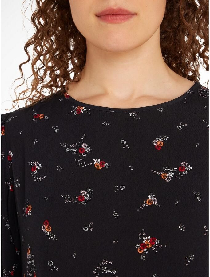Tommy Jeans Curve Blousejurk TJW BLACK FLORAL TIERD DRESS EXT