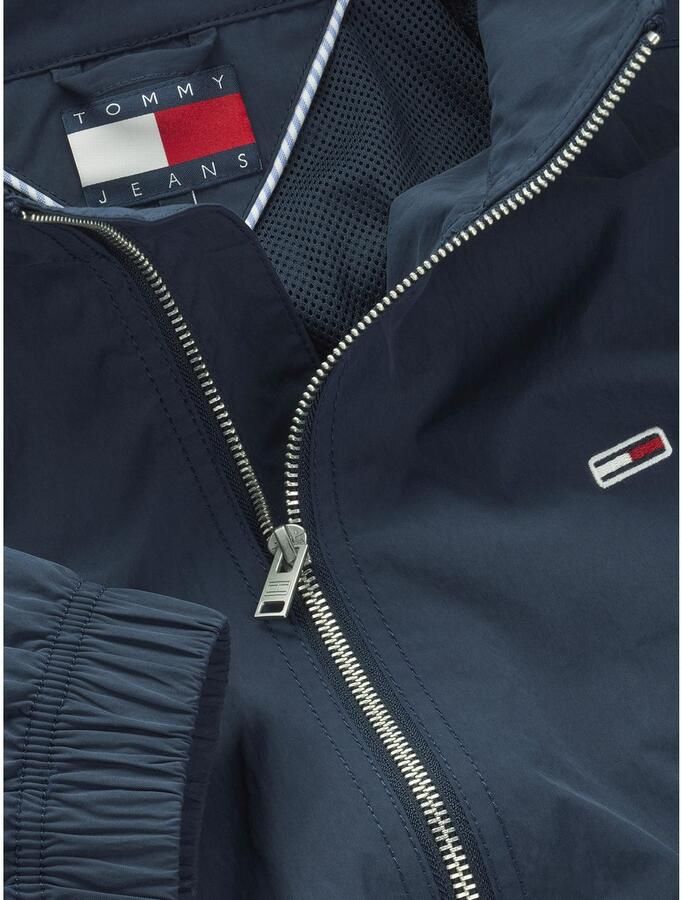 Tommy Jeans Plus Allweatherjack TJM ESSENTIAL JACKET EXT in grote maten logoborduring insteekzakken