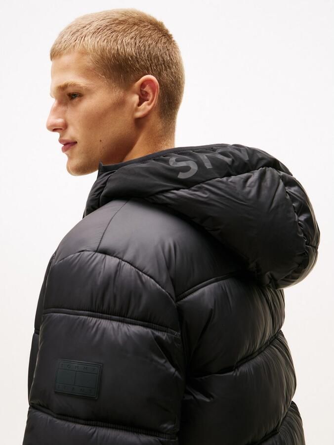 TOMMY JEANS Gewatteerde jas HOODED LOGO PUFFER Overgangsjas regular fit met ronde halslijn - Foto 2