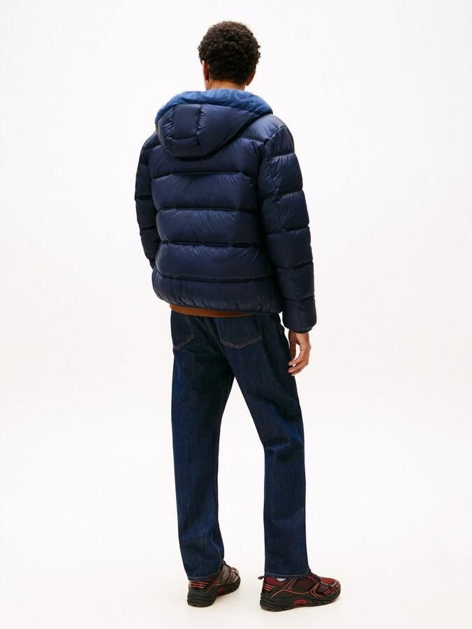 TOMMY JEANS Gewatteerde jas HOODED LOGO PUFFER Overgangsjas regular fit met ronde halslijn - Foto 4