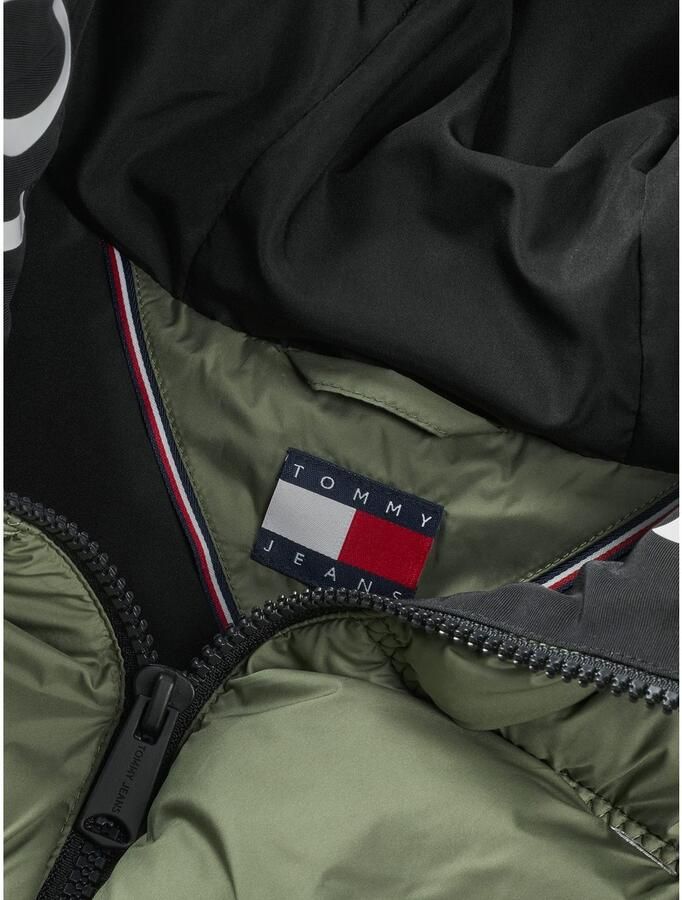 TOMMY JEANS Gewatteerde jas met een logo-opschrift