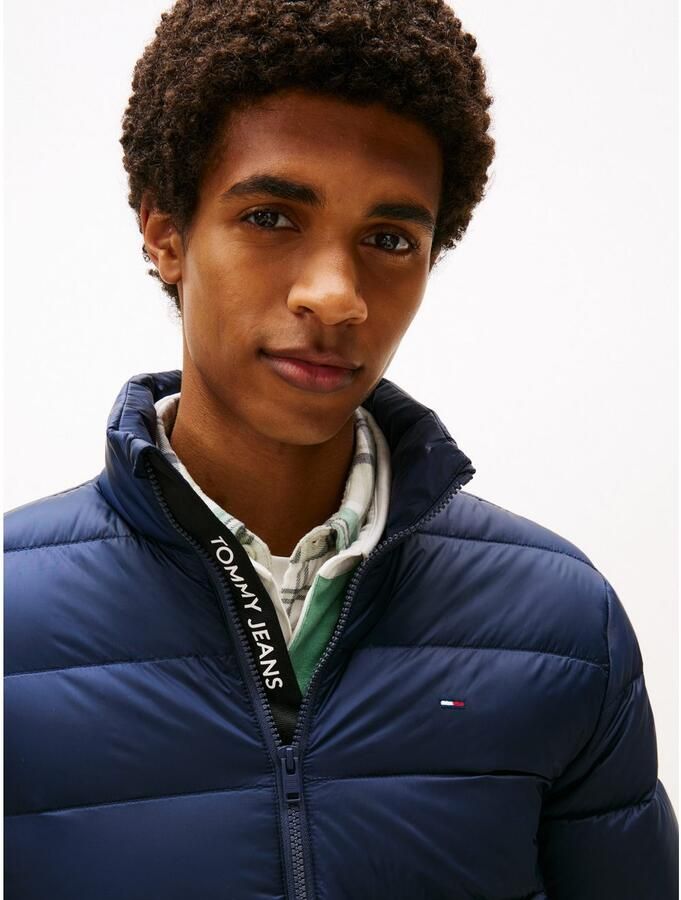 Tommy Jeans Plus Gewatteerde jas TJM LT DOWN JACKET EXT in grote maten logoborduring ritszakken - Foto 3