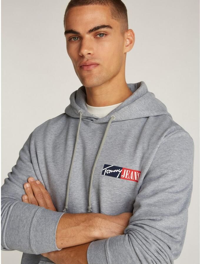 Tommy Jeans Plus Hoodie TJM REG ENTRY GRAPHIC HOODIE EXT in grote maten logoprint kangoeroezak