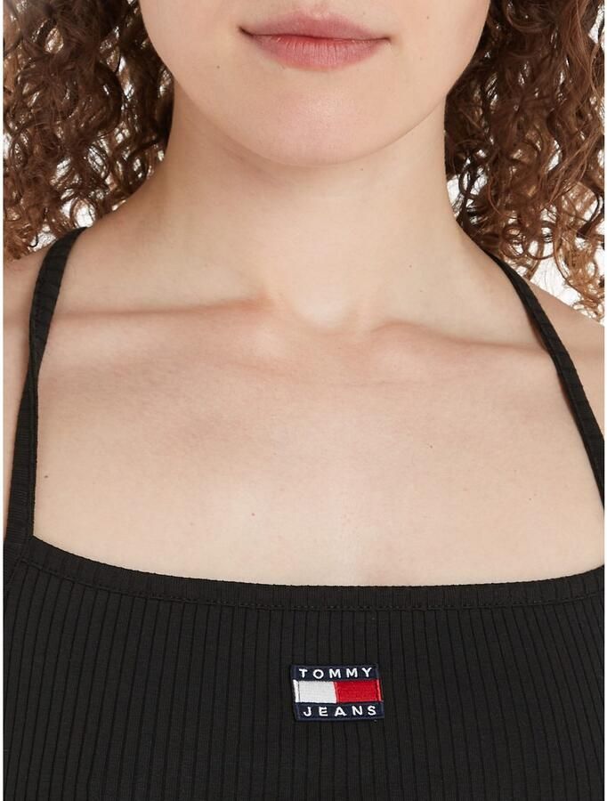 TOMMY JEANS Jerseyjurk TJW STRAPPY BADGE RIB DRESS met bandjes ribstof logo-badge