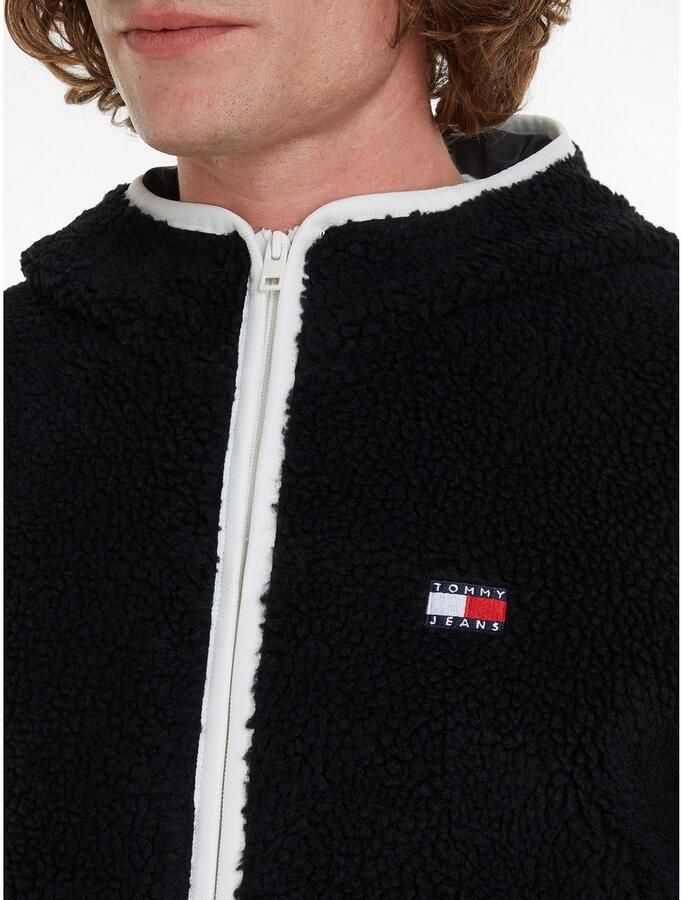 TOMMY JEANS Pluchen jack TJM REG BADGE TEDDY ZIP TRU EXT Vrijetijdsjas overgangsjas teddyjas met logopatch - Foto 2