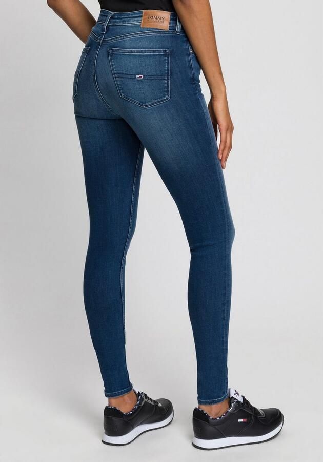 TOMMY JEANS Skinny fit jeans Nora Mid Rise Skinny Fit met -logobadge & borduursels - Foto 10