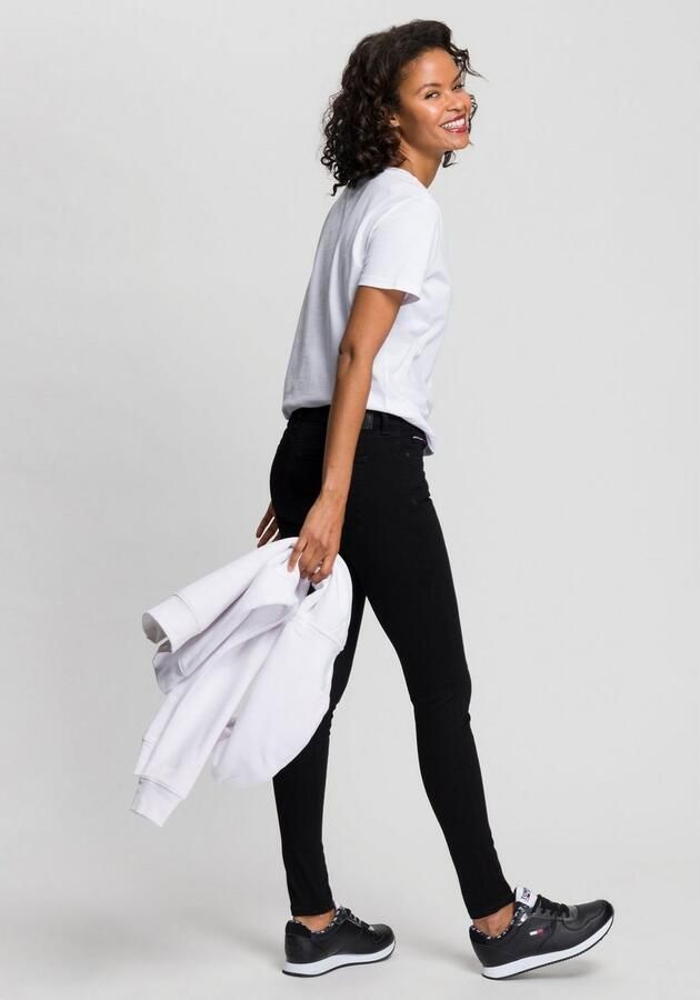 TOMMY JEANS Skinny fit jeans Nora Mid Rise Skinny Fit met -logobadge & borduursels - Foto 9