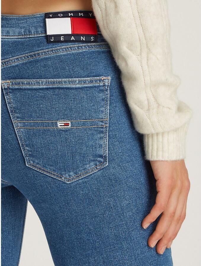 TOMMY JEANS Skinny fit jeans Nora Mid Rise Skinny Fit met wasbeurt met logo-badge - Foto 2