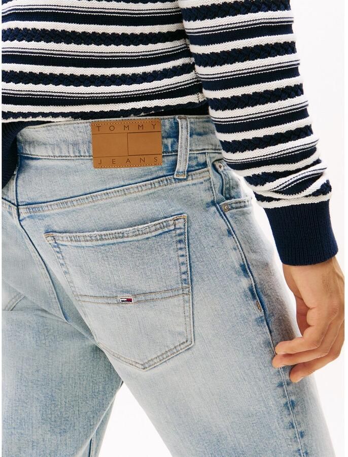 TOMMY JEANS Slim fit jeans AUSTIN SLIM TAPERED naar de enkel toe smaller wordende jeans met gemiddelde taillehoogte